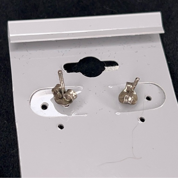 SILVER ARROW EARRINGS POST BACKING GEOMETRIC ABSTRACT IRIDESCENT - Picture 2 of 7